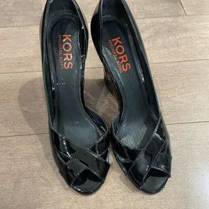 Michael Kors D'Orsay Pump Women 8.5 MBlack Patent Peep Toe Cutout Wedge